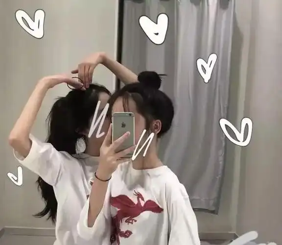 优质版·闺蜜头像:我想,我们一定要去拍一组,属于我俩的婚纱照