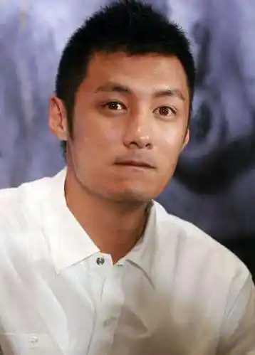 余文乐帅?就他年轻的时候也没觉得