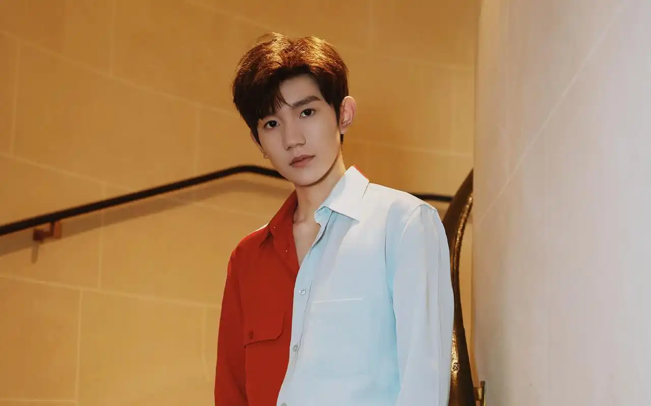 tfboys王源帅气图片桌面壁纸