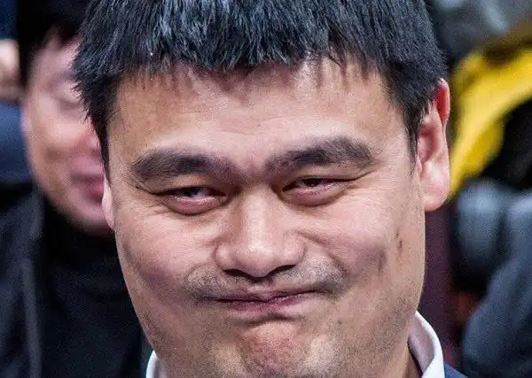 有一种"表情包"叫姚明,篮球巨星成大叔,网友:还是熟悉的味道_网易订阅