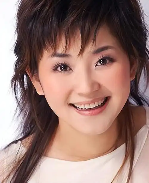 央视一姐方琼的消失是整个主持界的悲哀和损失