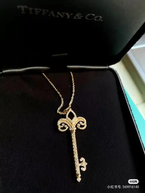 蒂芙尼鸢尾花钥匙权杖项链 ￥43700