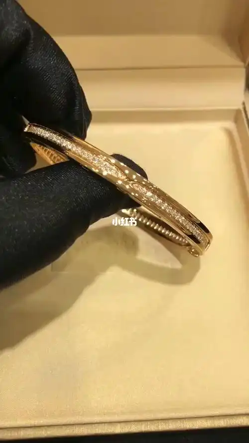 宝格丽满钻手镯
