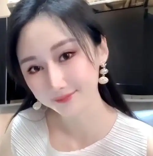 向佐再次被曝出轨美女晒两人视频聊天记录向太表示会找律师