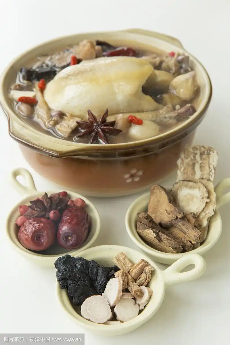 药膳食补鸡汤