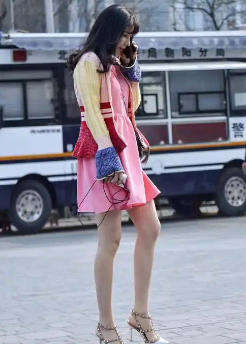 水印拜拜-高清来来-高跟美腿系列_姐姐_身材_连衣裙