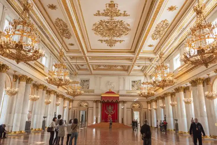 不看不知道一看吓一跳,圣彼得堡里冬宫可太震撼啦