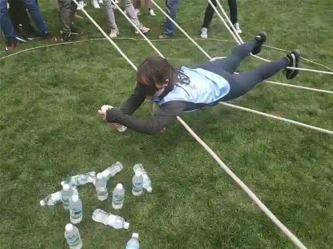 1111111111111111111111111雷区取水(荆棘取水),云南晨峰户外拓展服务