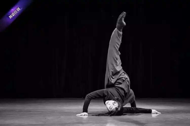 四川师大舞蹈学院2016级mfa研究生导师郑源教授舞蹈编导期末考试精彩