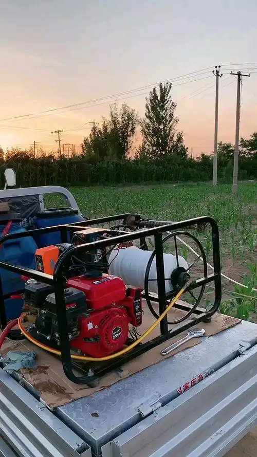 柴油机款打药机.可以遥控卷管返还,一个人打药很轻松!