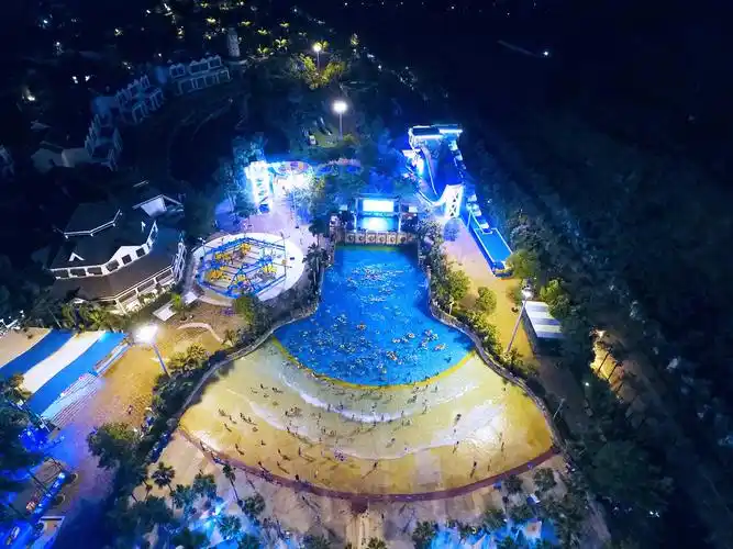 2017年6月24日,重庆海昌加勒比海水世界夜场荧光炫舞派对盛大启幕!