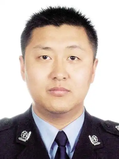 民警许峰生前照片.