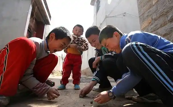 1/18 河南农村孩子的童年,冬天是这样度过的,满满的都是回忆啊