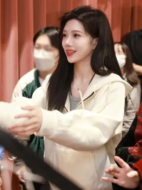 #沈梦瑶2023兔年首封#