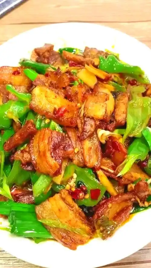青椒回锅肉,这样做不下三碗饭你来找我,哈哈哈