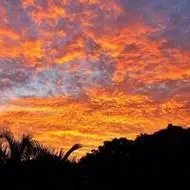 火烧云风景图片头像 红红的云朵染红了天空