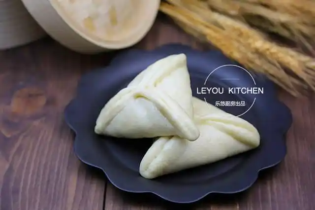 小时候最喜欢主食 这样包糖三角好吃,不漏糖