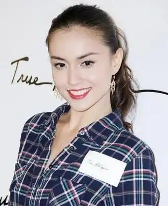 刘碧丽:5年生4娃打不过富豪正宫,曾获5亿分手费,带娃移居英国