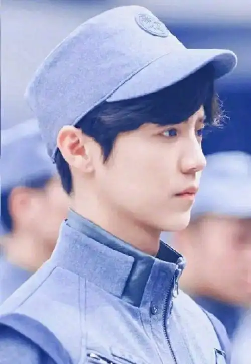 这些男星的军装照 你最喜欢谁的呢 小编我全都要