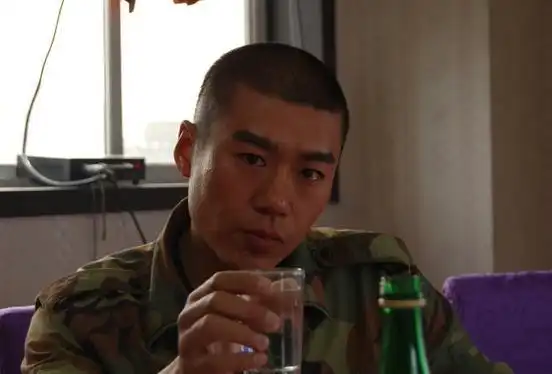 徐佳是军旅题材影视剧中的常客,他是《我是特种兵之利刃出鞘》中的