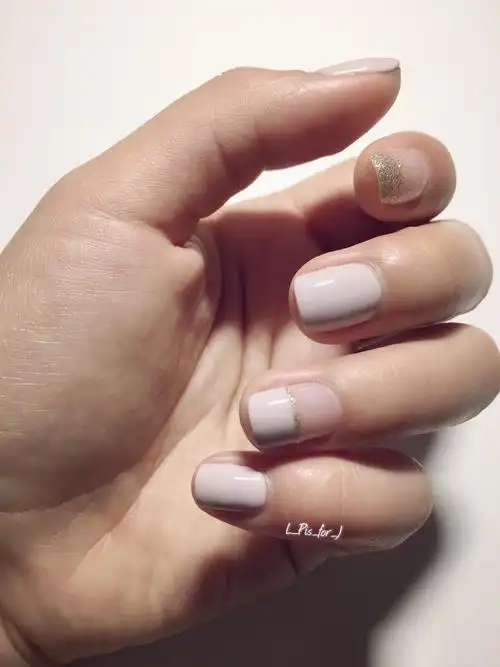 美甲 简约 浅色 春夏