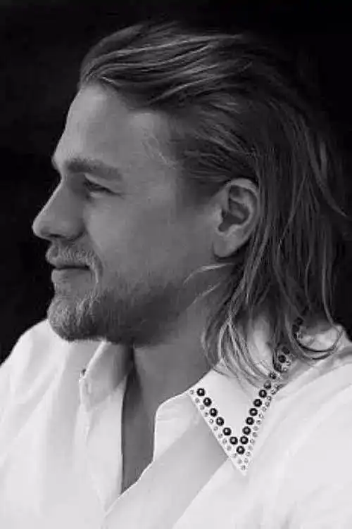 男士长发发型图片(帅气的男中长发发型)