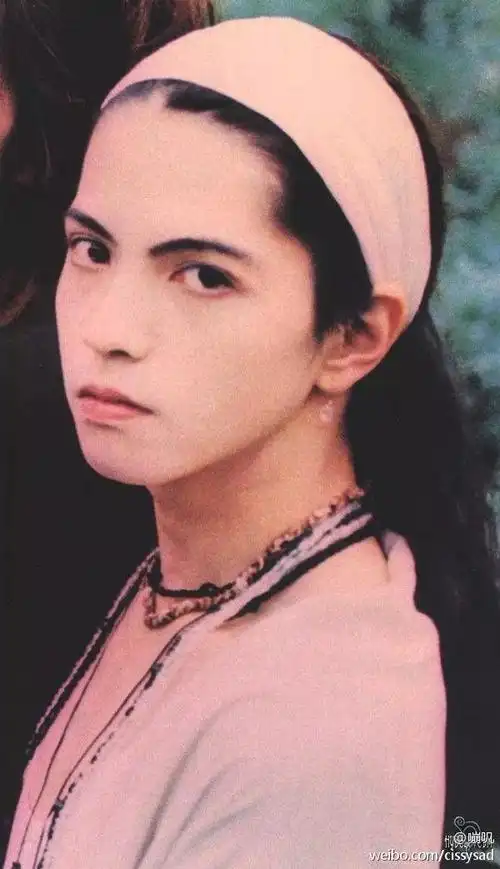 hyde不能没有图楼真正的回眸一笑百媚生持续更新