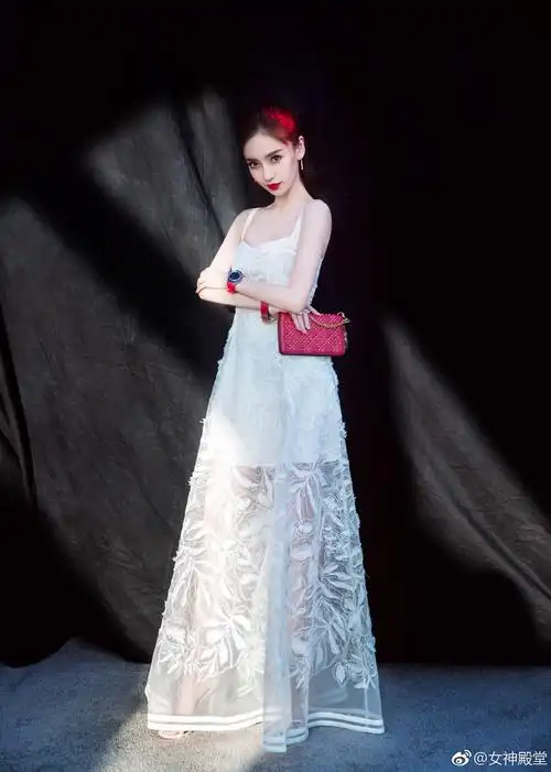 白色刺绣吊带连衣裙baby杨颖明星同款名媛宴会年会派对晚礼服长裙