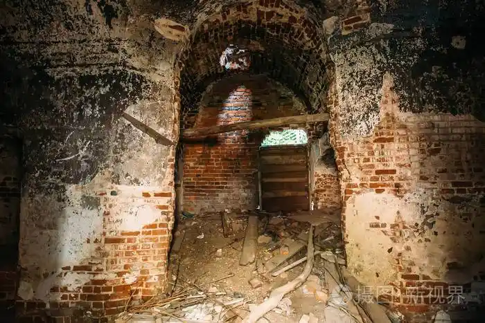 根据旧的被遗弃的红砖要塞地牢
