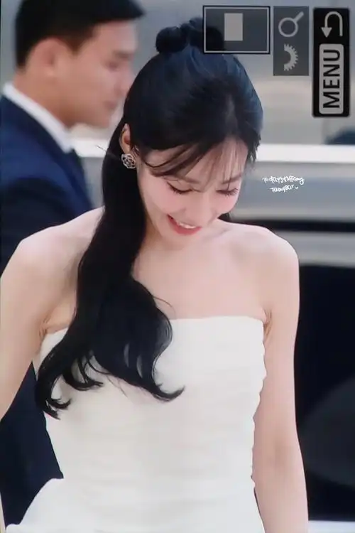 少女时代超话240719 青龙红毯 黄美英tiffany 预览    07