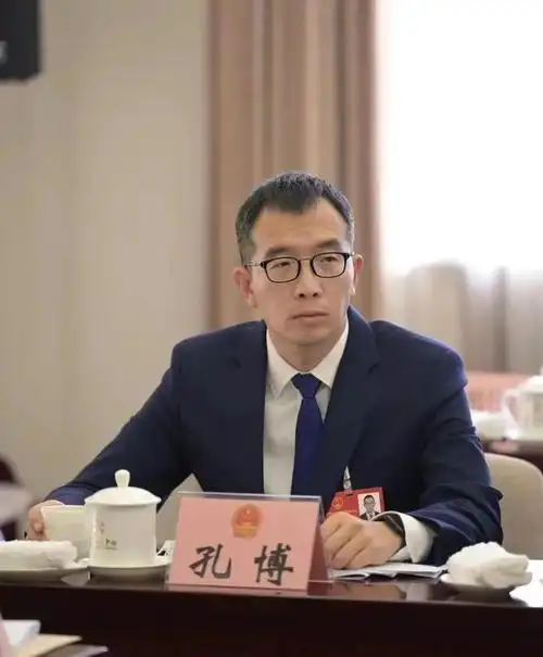 密农人家农产品产销合作社理事长孔博重点关注了市政府工作报告中高