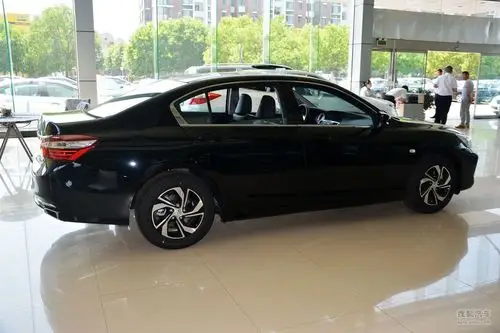 【 本田雅阁高清图片】_奥夫特黑_外观_搜狐汽车网