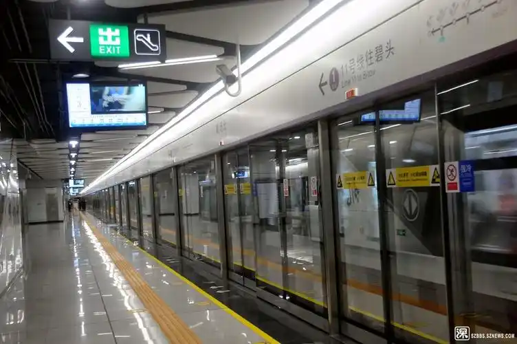 深圳地铁11号线机场北站组图8幅