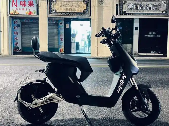 小牛mqi2黑武士骑帅不骑快玩玩小姿态