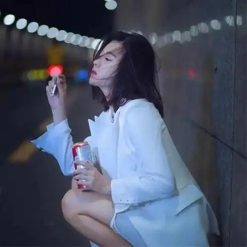 2023最火网图伤感头像 悲伤头像图片2023最火爆 _微信头像_头像屋