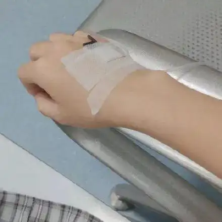 女生输液照片,请假专用