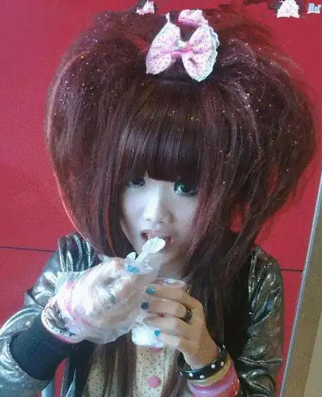 原创2008年杀马特女生沉迷网吧一小时要15元如今她们怎样了