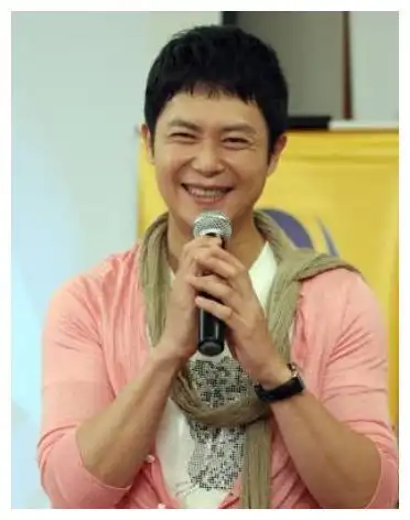 昔日当红男演员王灿,患病后靠打抗生素生活,47岁未婚却有4子