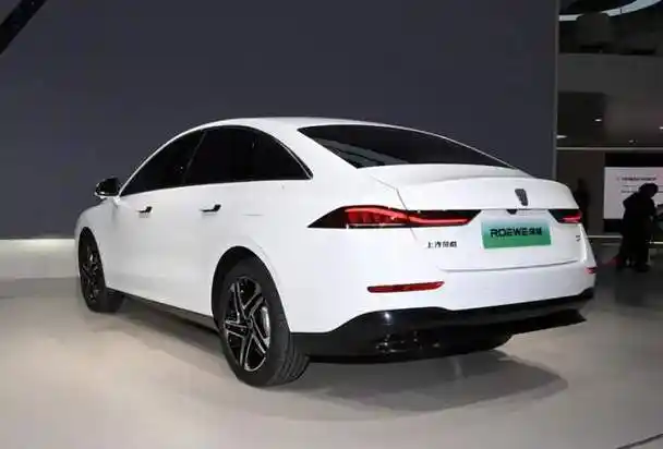 纯电插混都有上汽荣威d7售1218万起