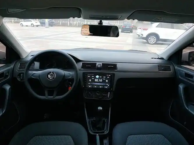 大众桑塔纳2021款15l手动风尚版国Ⅵ