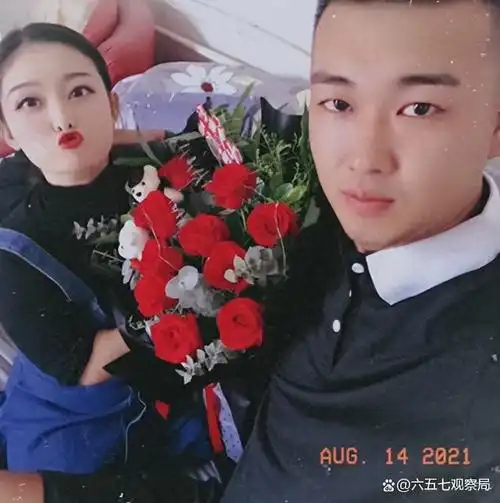 即便她个子不高,即便她是一个"袖珍人"