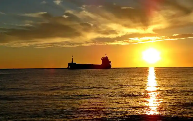 静谧唯美夕阳风景桌面壁纸