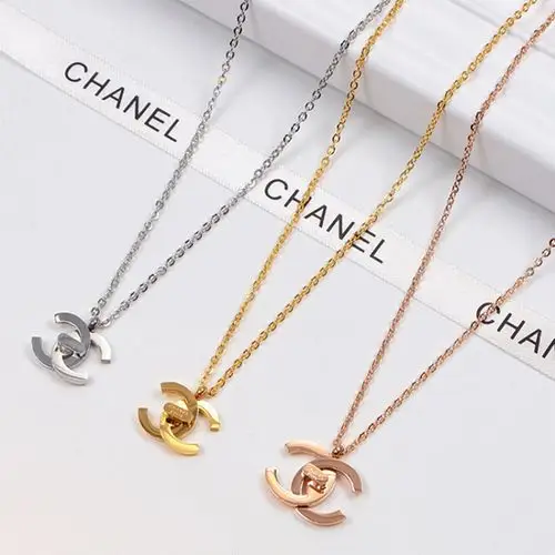 香奈儿立体双c吊坠项链镀18k钛钢彩金情侣项饰