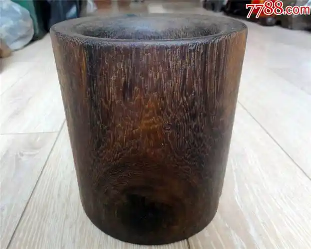 文房收藏2108民国边疆整木手工制老包浆厚料鸡翅木笔筒910g