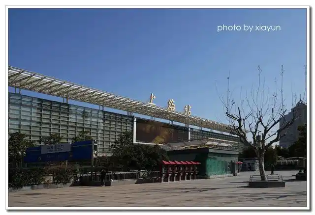 (夏云)春运第二天,上海火车站之空旷让人称奇|南广场|旅客_网易订阅