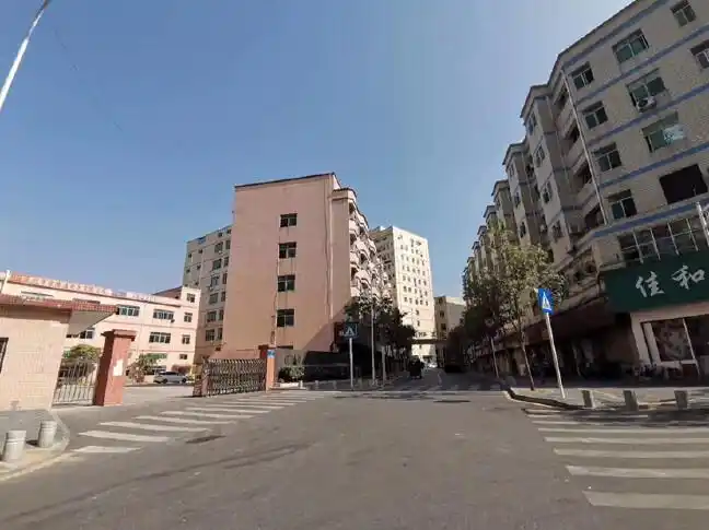 秋长白石鸿裕百货后面工业厂房700平方