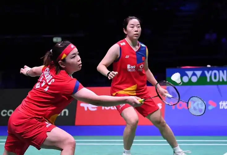 在这次马来西亚羽毛球大师赛的赛场上中国羽毛球队的女双项目表现不佳