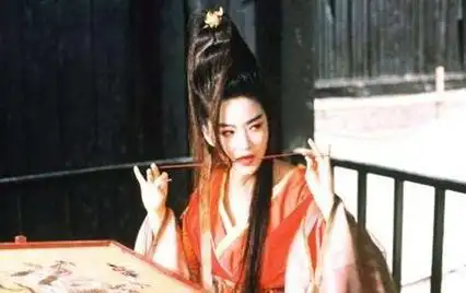 也许他去了武林最令人恐惧的地方|任盈盈|任我行|岳不群|风清扬|动作