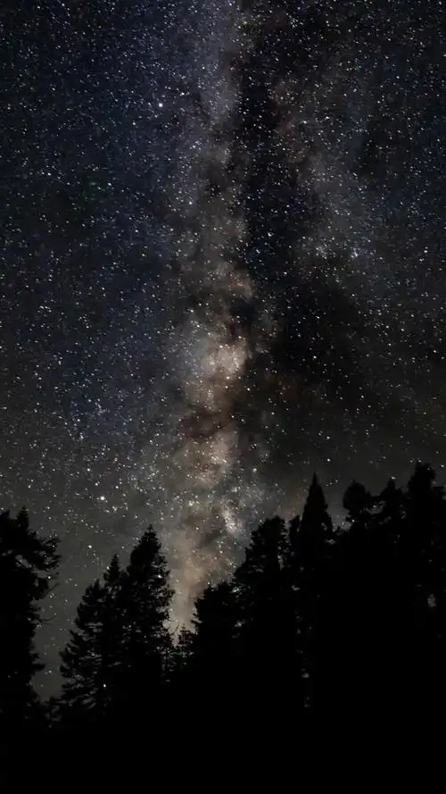 迷人的夜晚星空美景