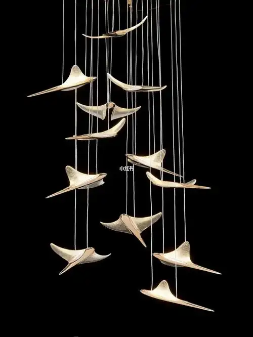 几款现代简约风格的别墅旋转楼梯大吊灯